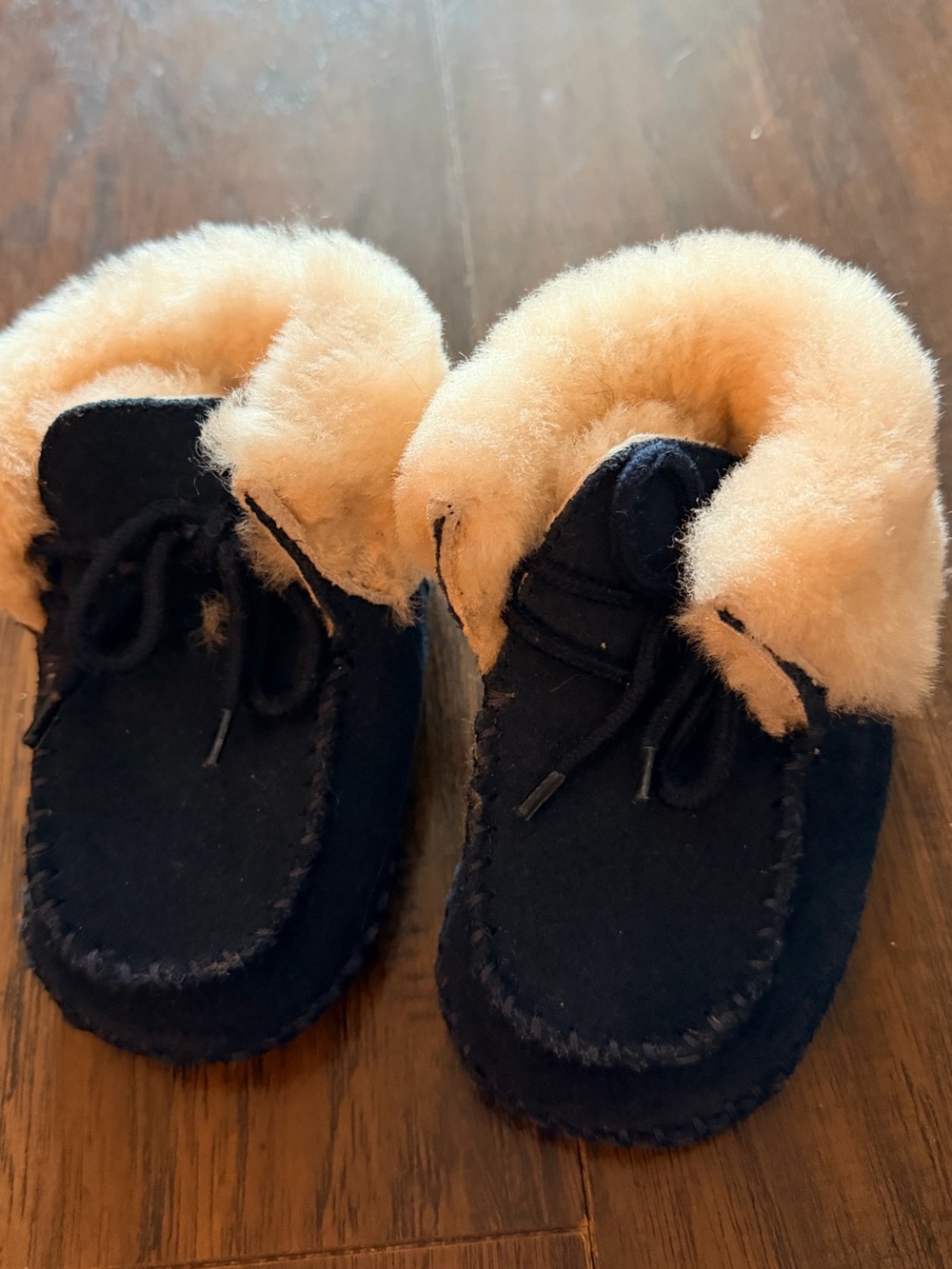 Baby/infant Uggs - Navy Moccasin Slippers with Cream Shearling Trim